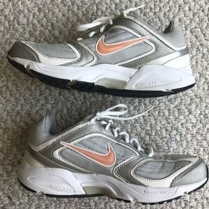 Nike Air Rolling Ball Athletic Shoes #432016-061 2011 in Gray and Peach. Size 8.